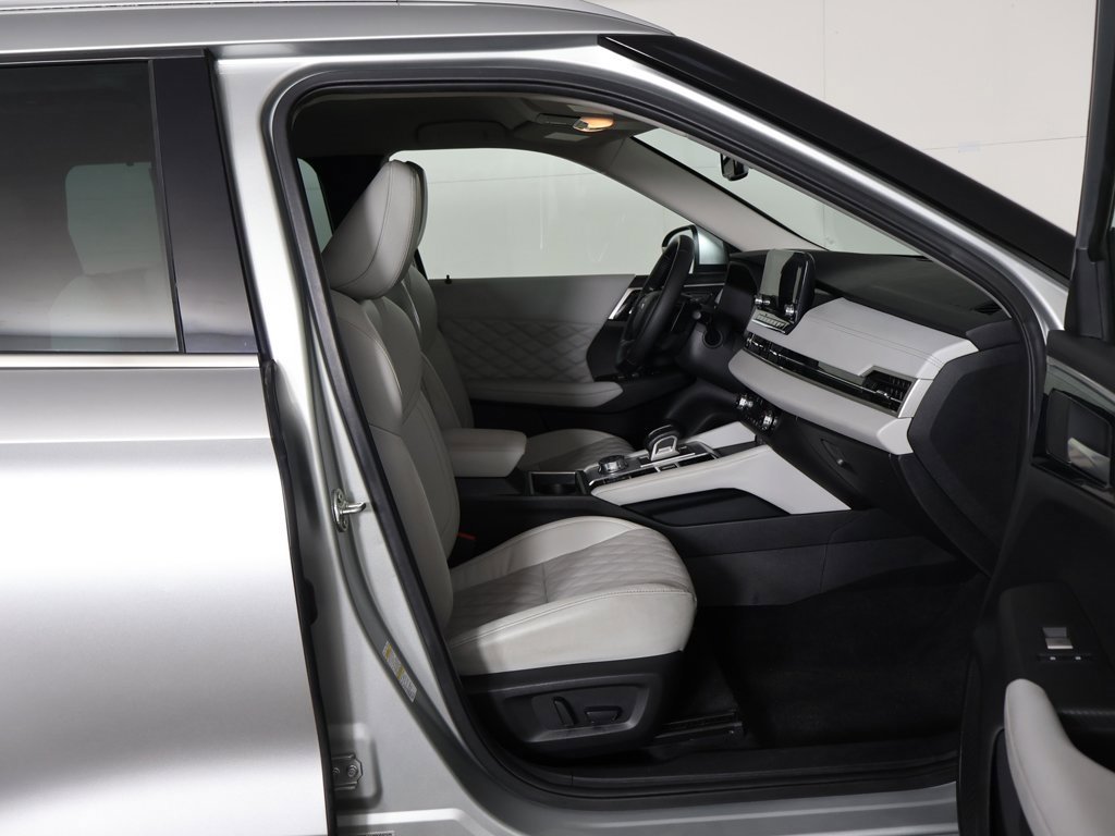 Used 2023 Mitsubishi Outlander SEL image 33