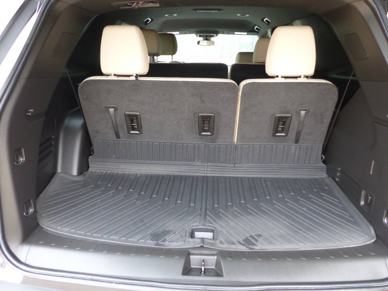 Used 2022 Chevrolet Traverse LS AWD/4WD image 38