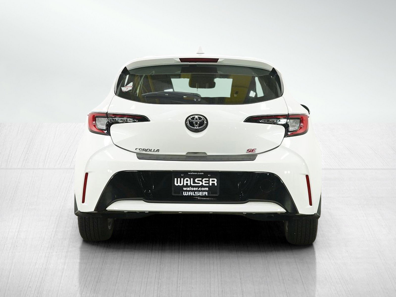 Used 2024 Toyota Corolla SE w/ SE Package FWD image 4