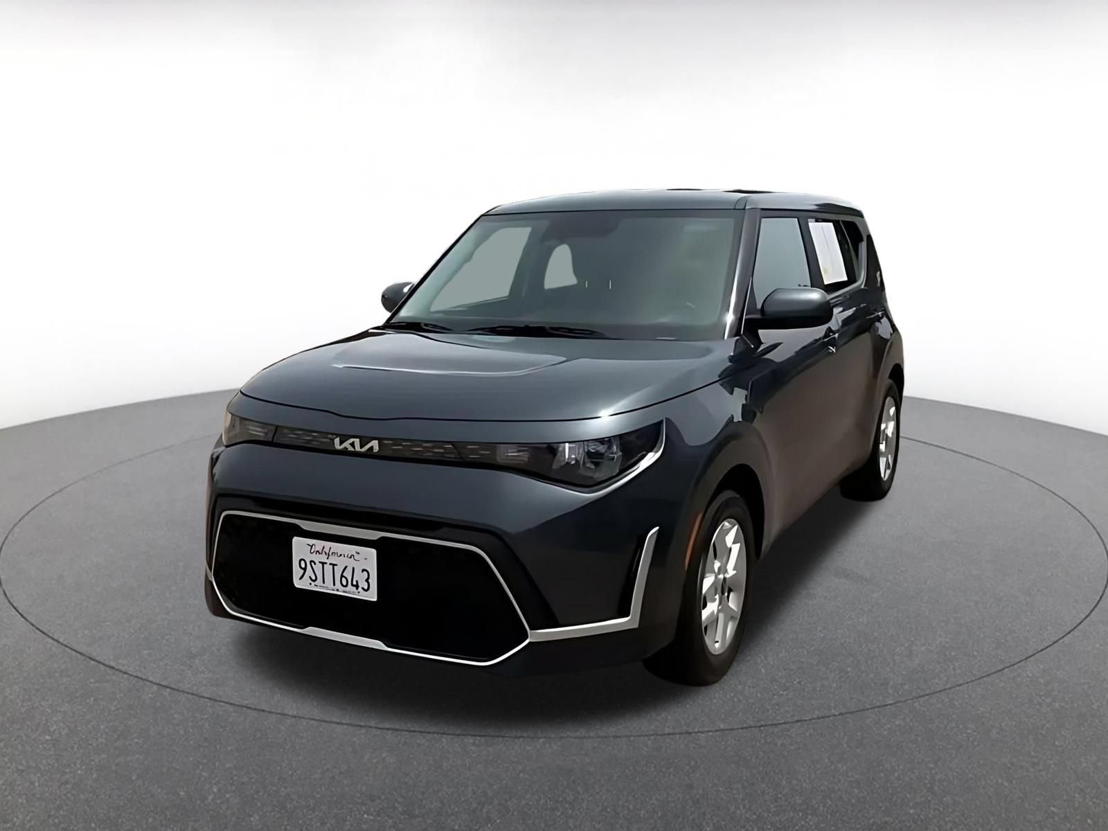Used 2025 Kia Soul LX w/ LX Technology Package FWD image 6