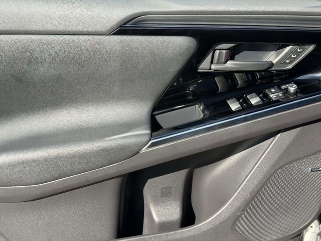 Used 2023 Subaru Solterra AWD image 10