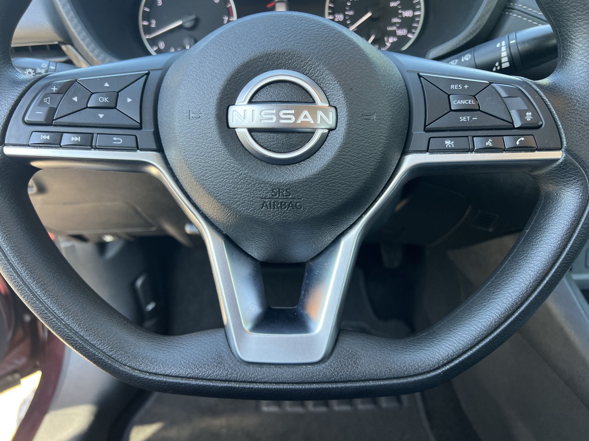 Used 2024 Nissan Sentra SV FWD image 9