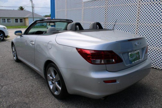 Used 2011 Lexus IS 250C image 3