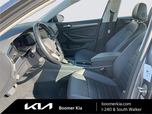 Used 2024 Volkswagen Jetta SE image 17