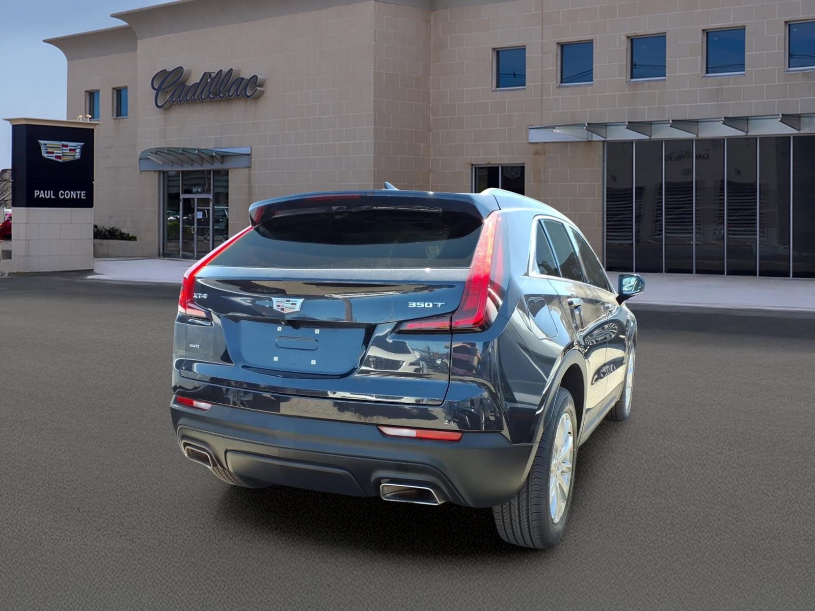 Certified 2023 Cadillac XT4 Luxury w/ Cold Weather Package AWD/4WD image 4