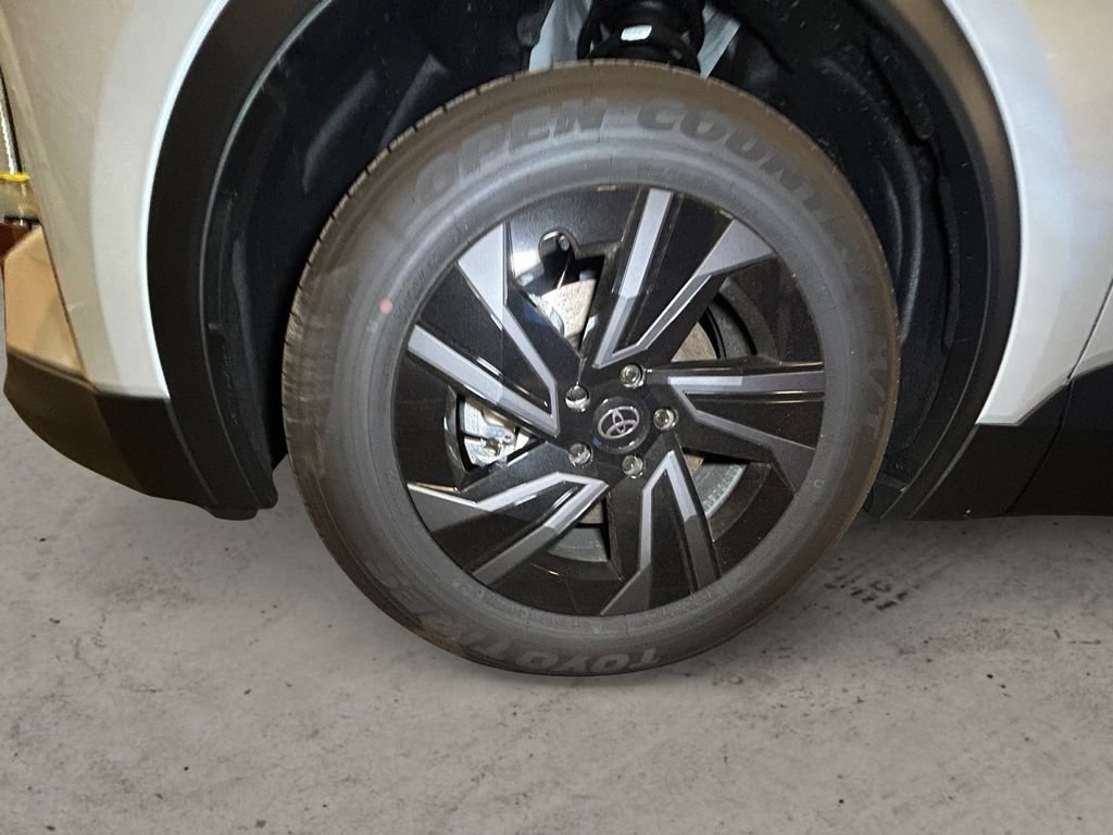 New 2026 Toyota C-HR AWD/4WD image 14