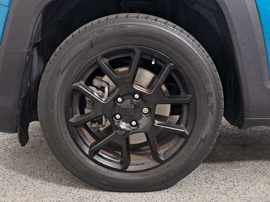 Used 2020 Jeep Renegade Altitude w/ UConnect 8.4 Nav Group image 8