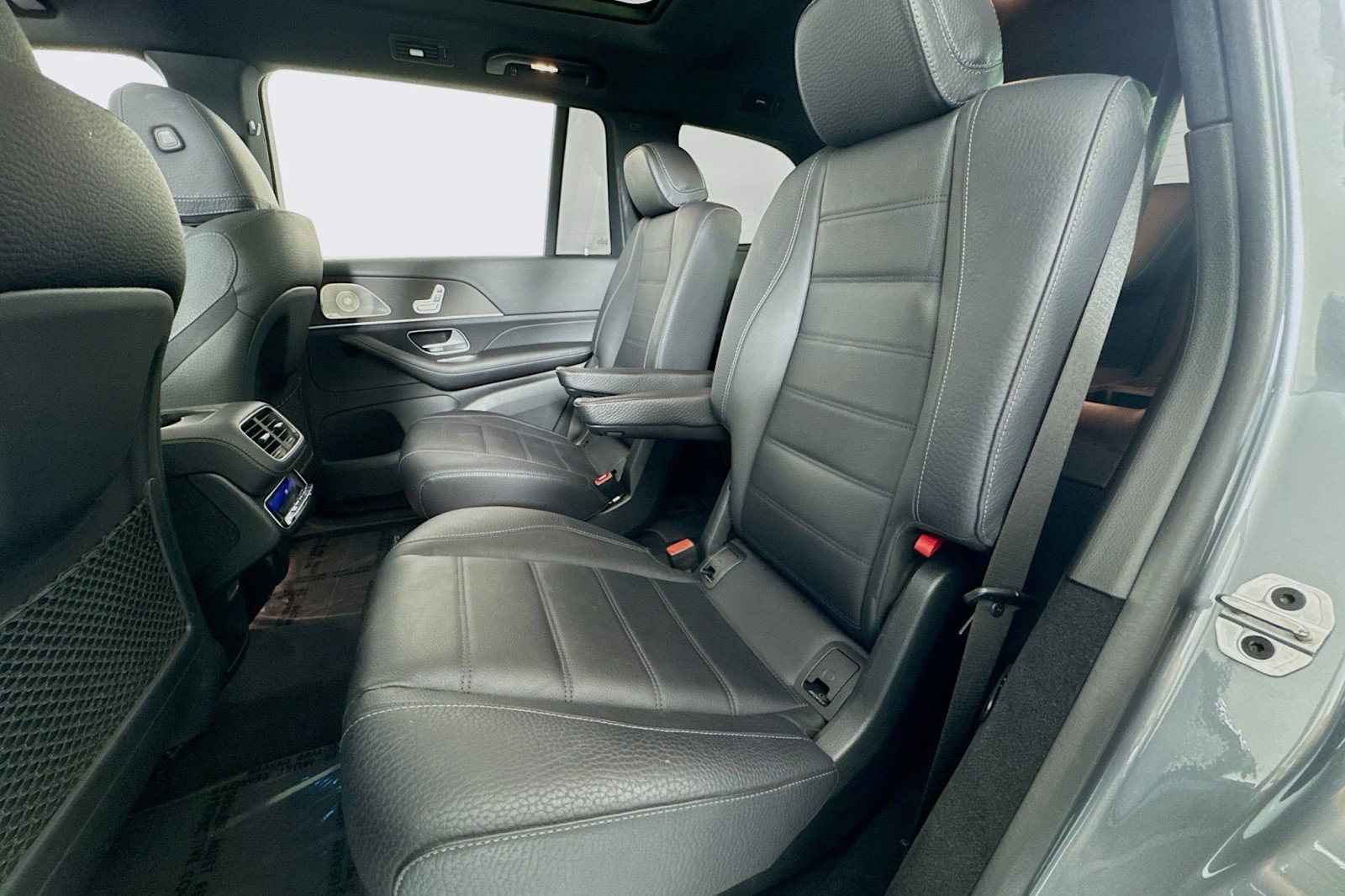 Used 2022 Mercedes-Benz GLS 580 4MATIC image 9