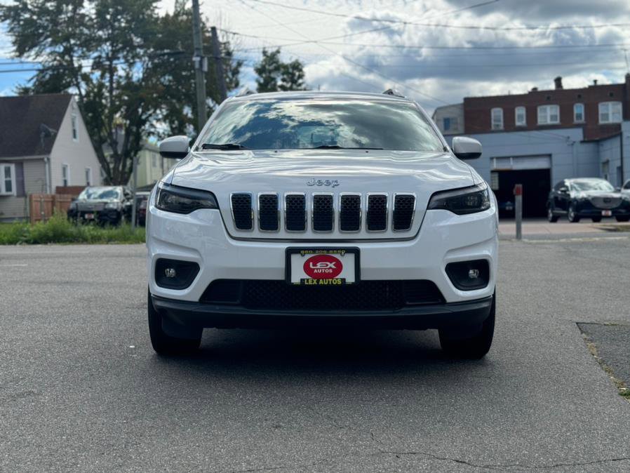 Used 2019 Jeep Cherokee Latitude w/ Cold Weather Group image 2