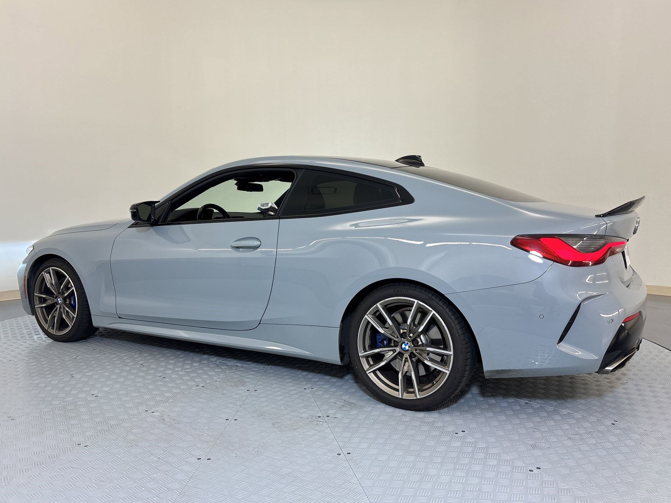 Used 2022 BMW M440i Coupe RWD image 3