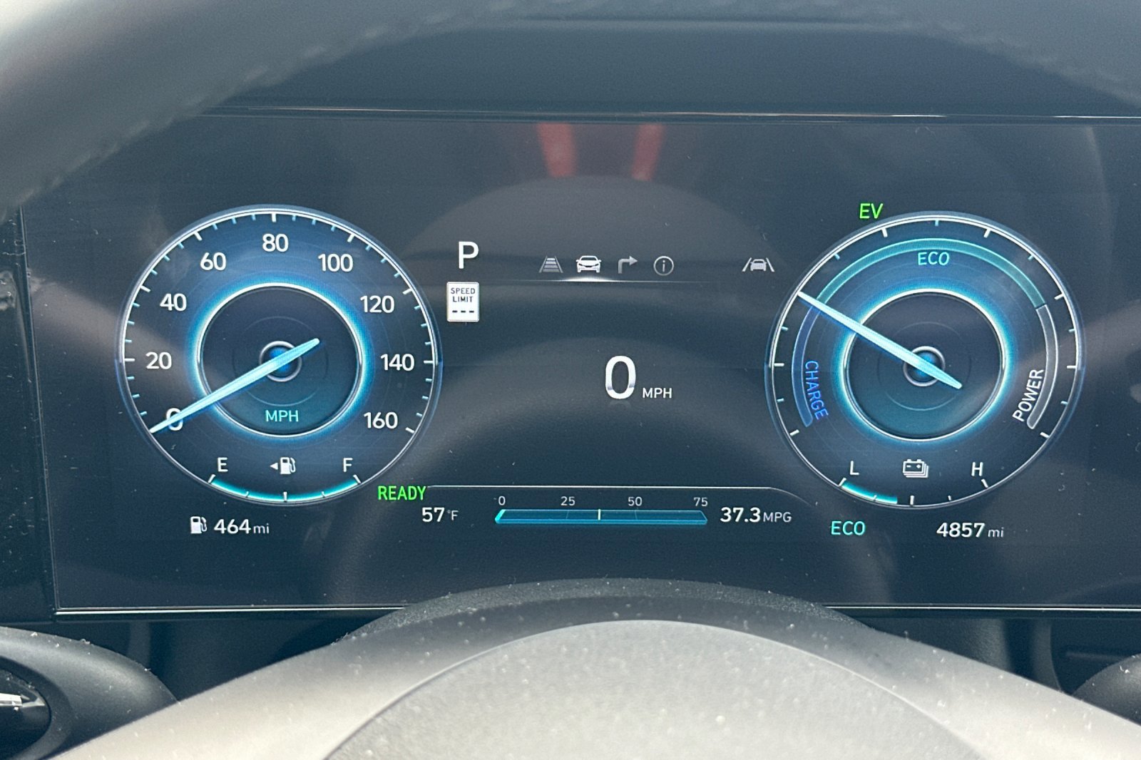 Certified 2025 Hyundai Elantra SEL FWD image 24
