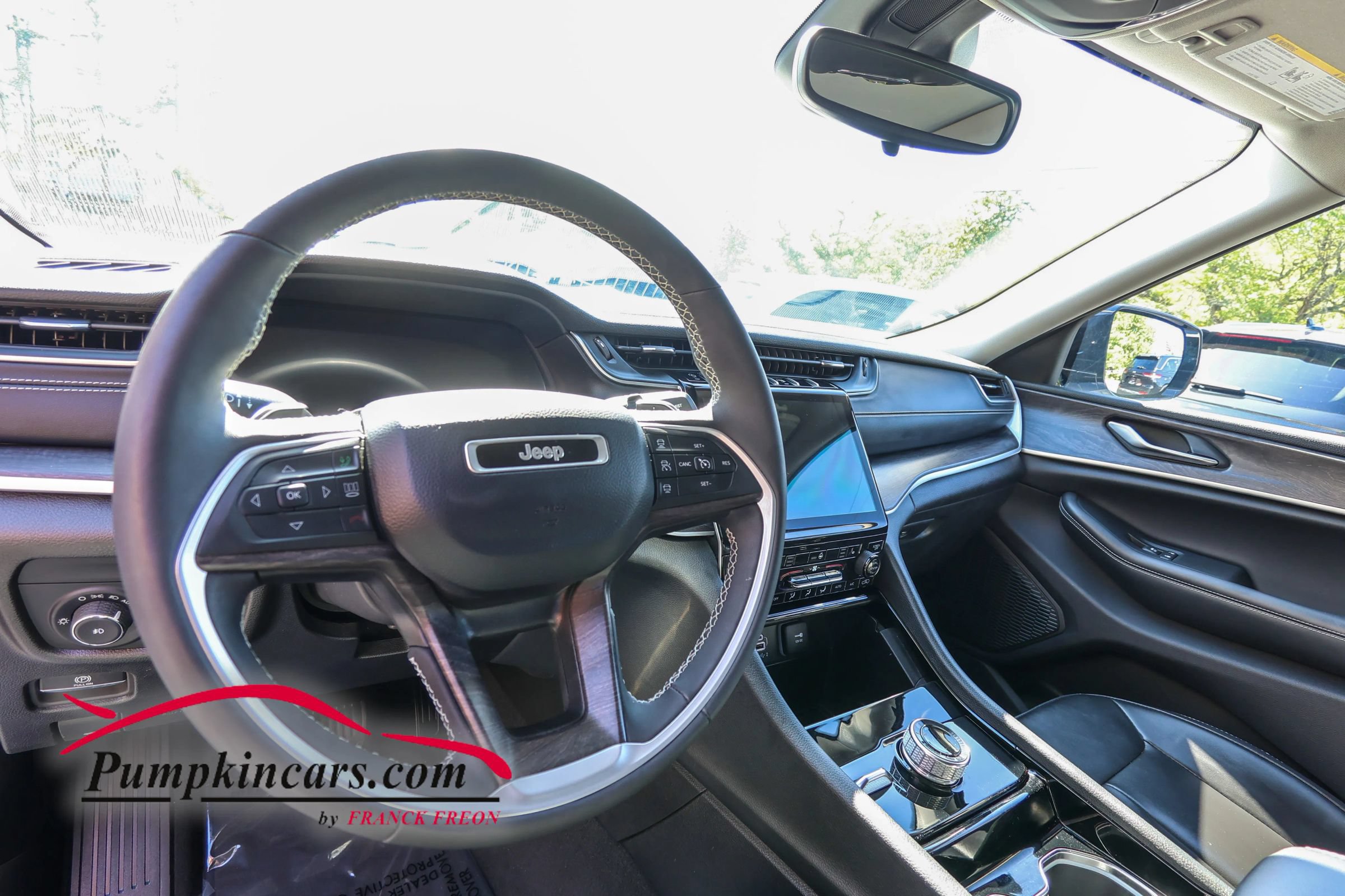 Used 2023 Jeep Grand Cherokee L Limited AWD/4WD image 20