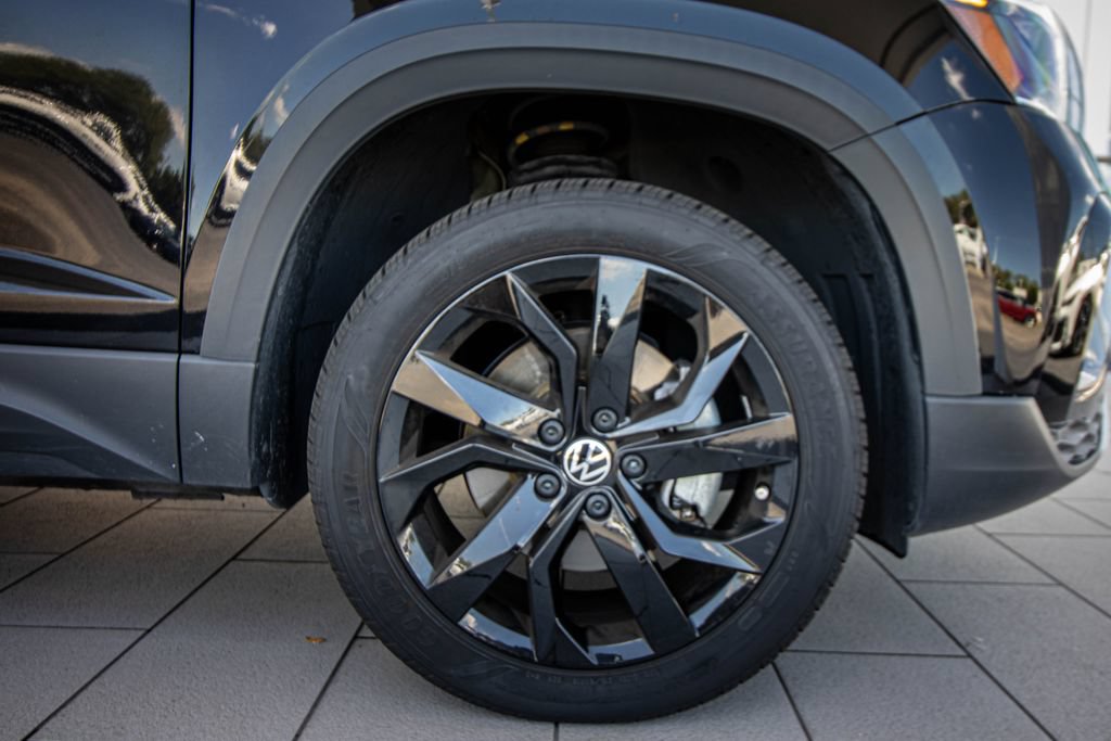 Used 2022 Volkswagen Taos SE FWD image 5
