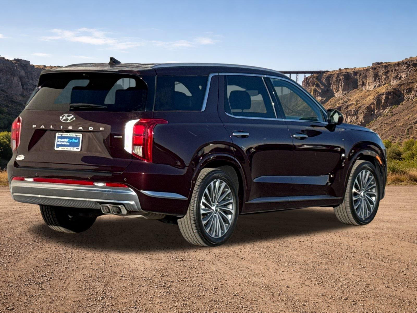 Used 2024 Hyundai Palisade Calligraphy image 3