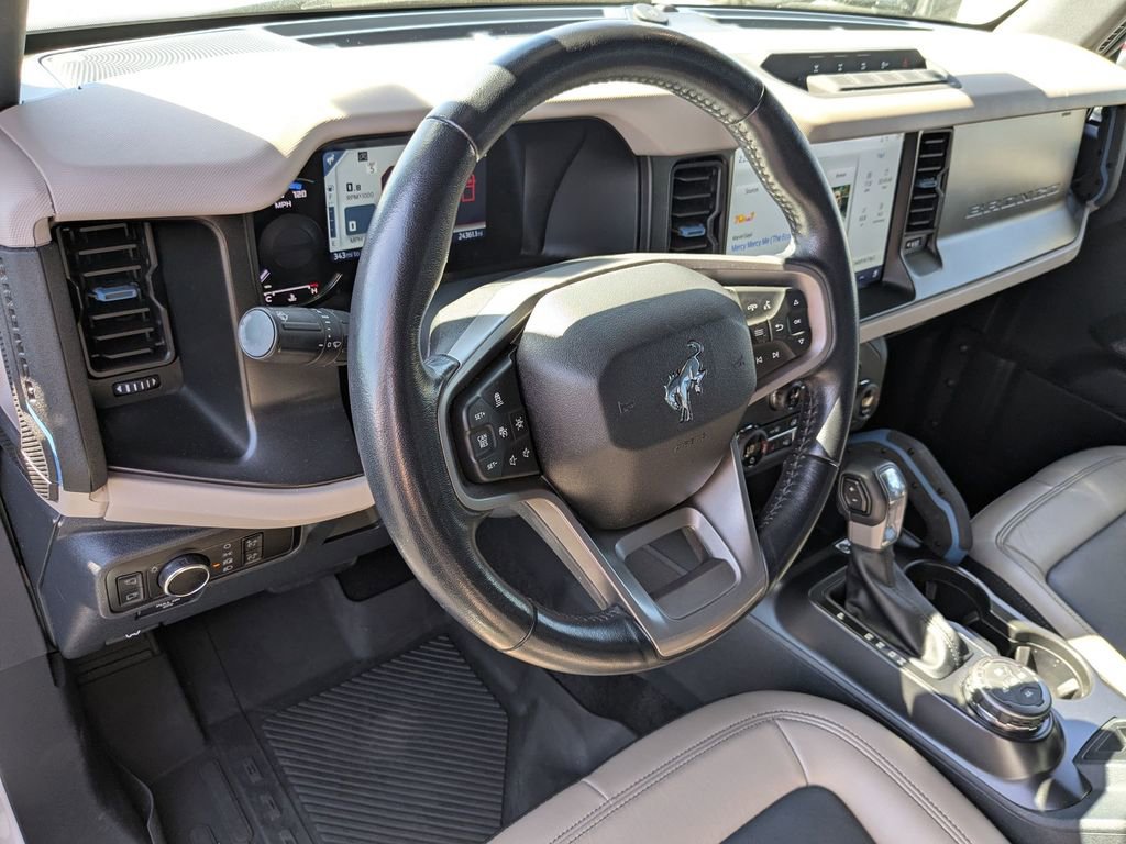 Used 2023 Ford Bronco Wildtrak image 10