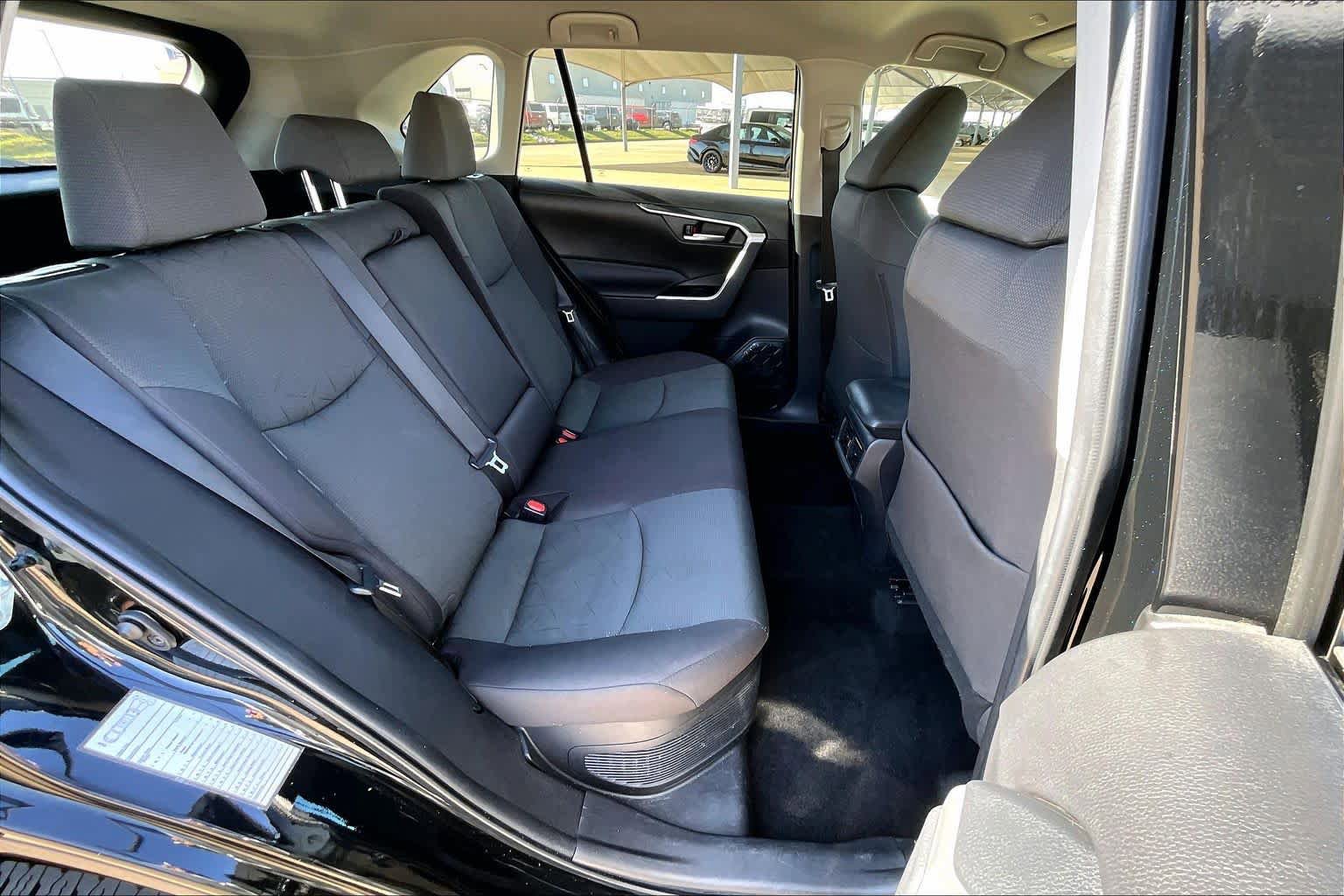 Used 2024 Toyota RAV4 XLE AWD/4WD image 18