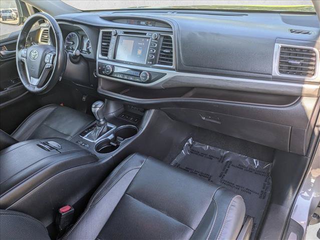 Used 2019 Toyota Highlander Limited Platinum AWD/4WD image 25
