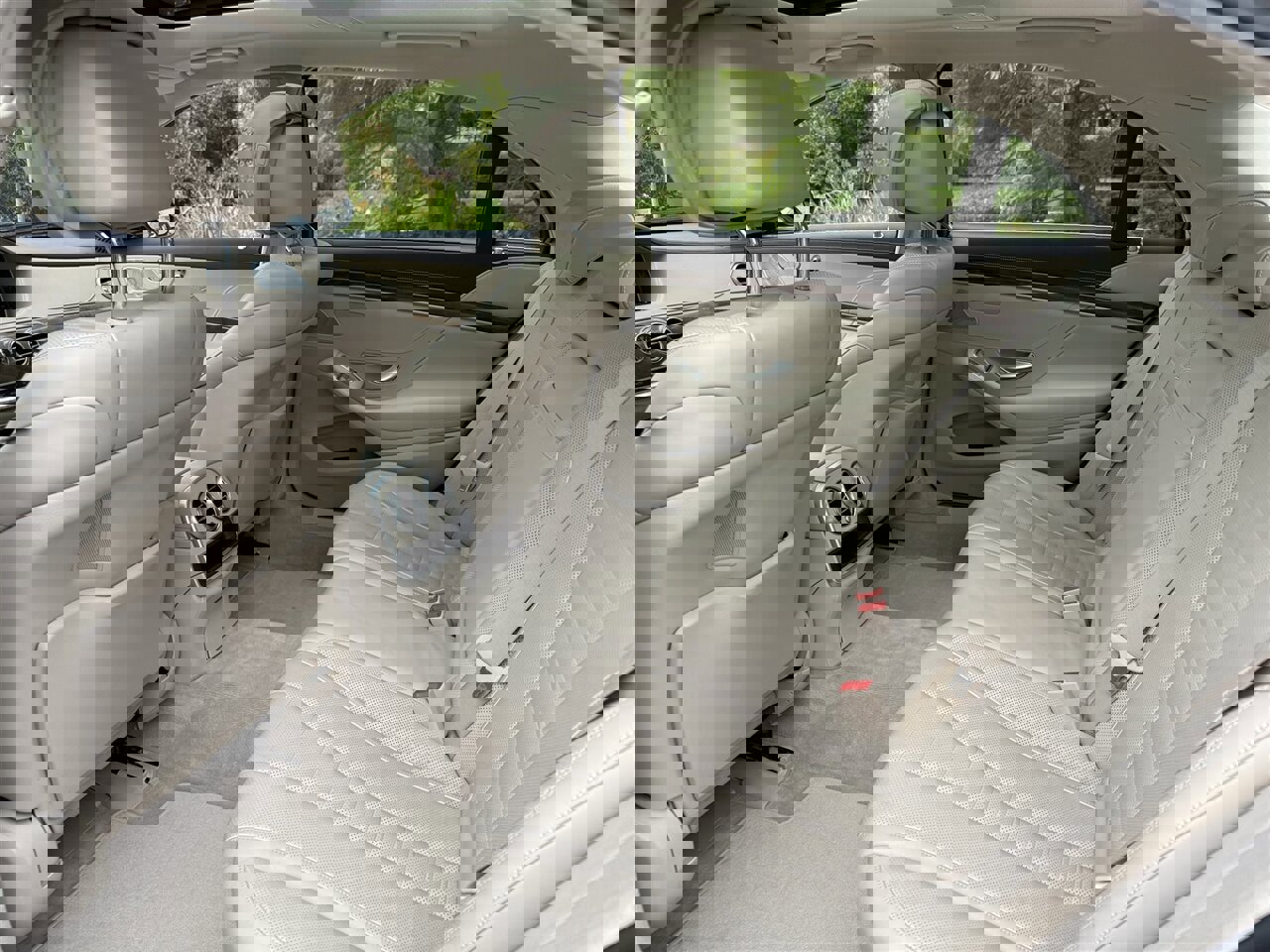 Used 2015 Mercedes-Benz S 550 4MATIC Sedan w/ Premium 1 Package image 10