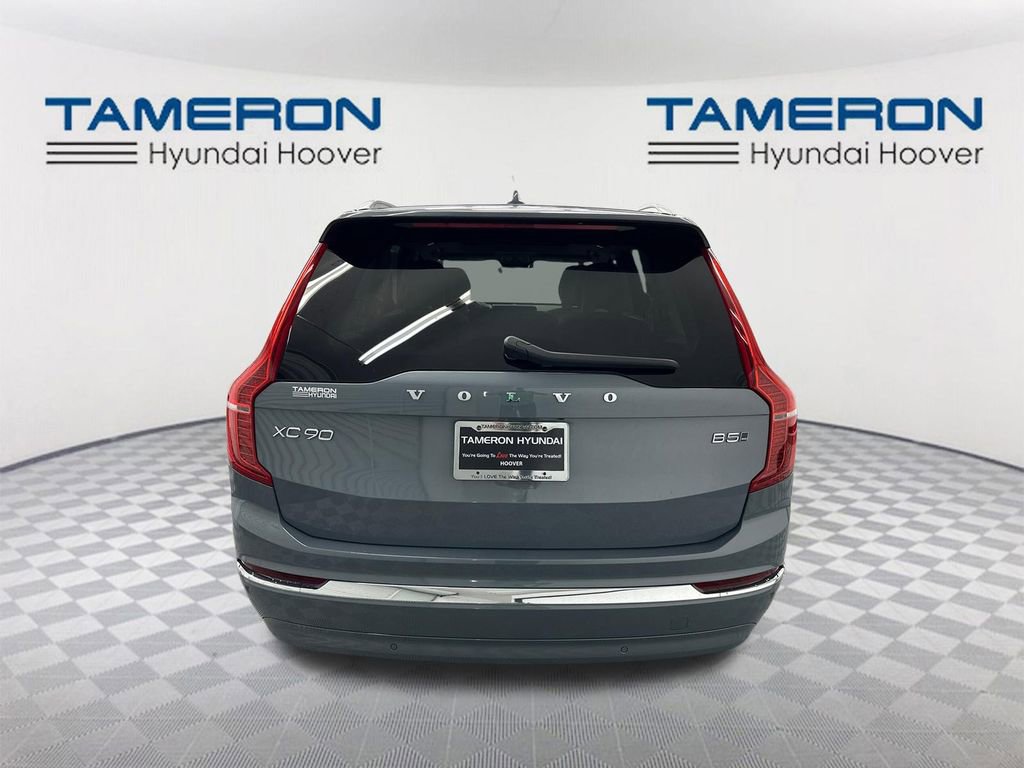 Used 2023 Volvo XC90 B5 Plus image 4