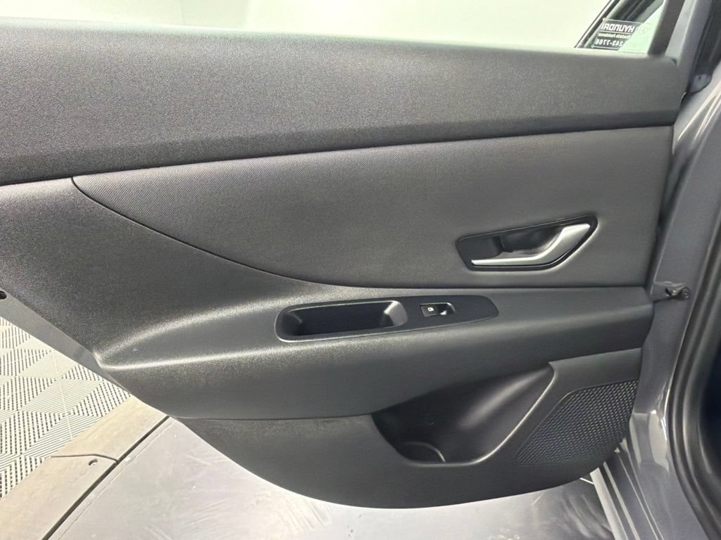 Used 2023 Hyundai Elantra SEL w/ Convenience Package FWD image 37