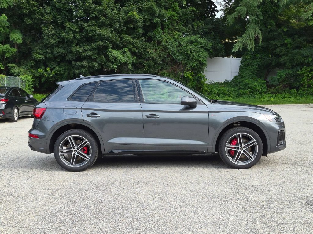 Used 2024 Audi Q5 e Prestige w/ Prestige Package AWD/4WD image 2