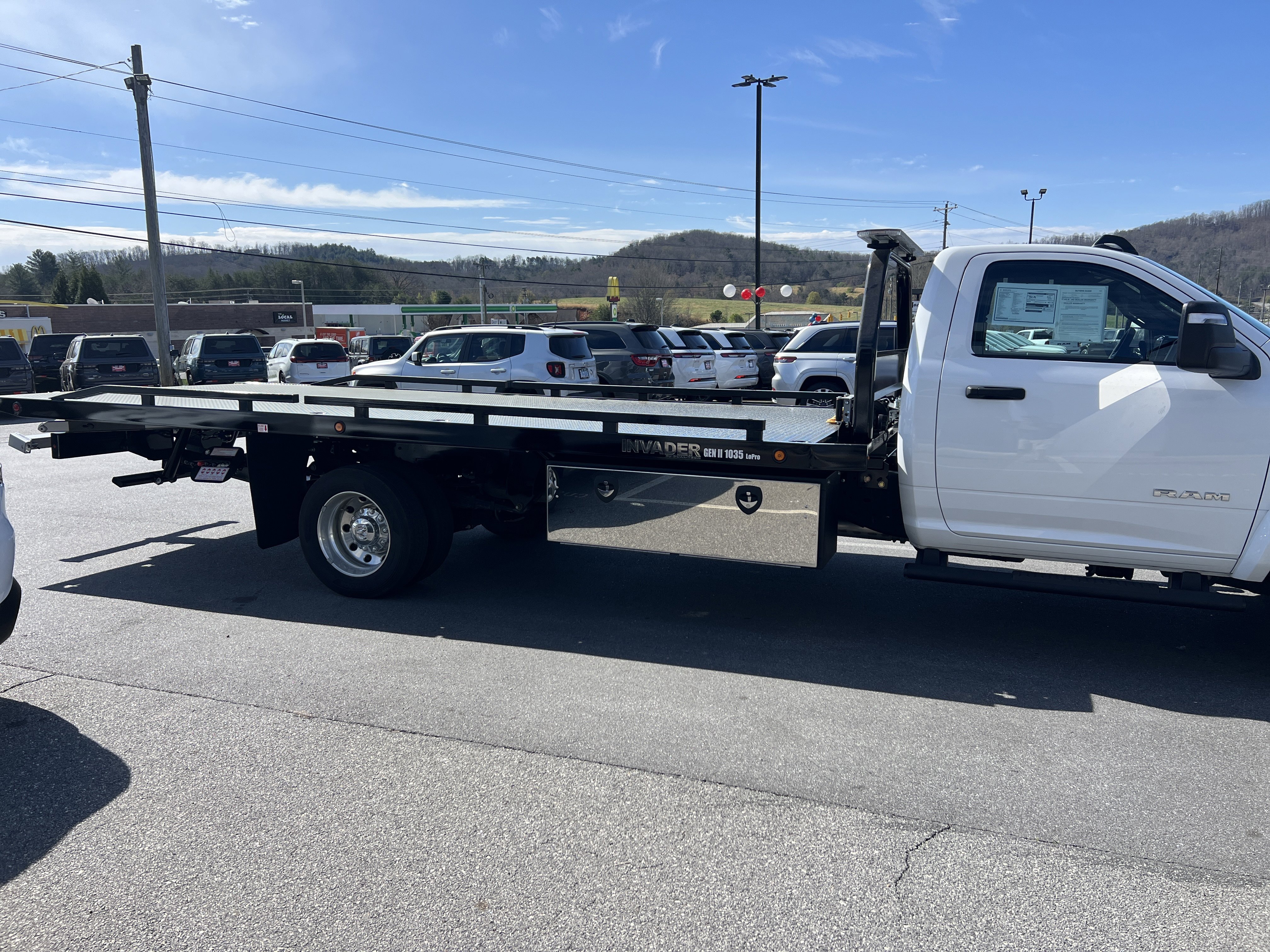 Used 2025 RAM 5500 2WD Regular Cab image 4