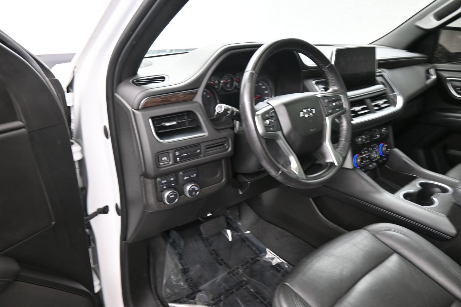 Used 2021 Chevrolet Suburban Z71 w/ Rear Media and Nav Package AWD/4WD image 12