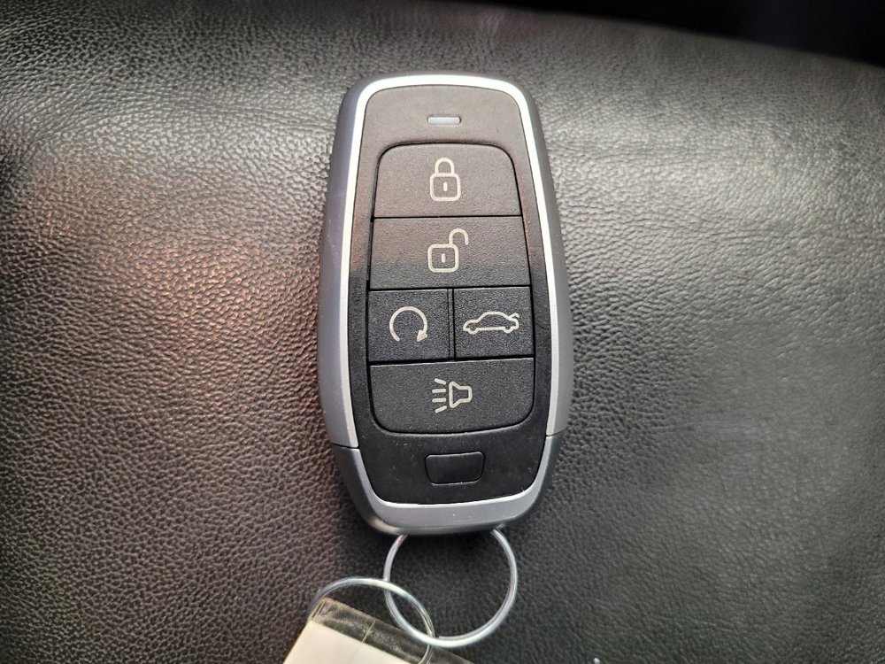 Used 2022 Jeep Grand Cherokee Limited image 32