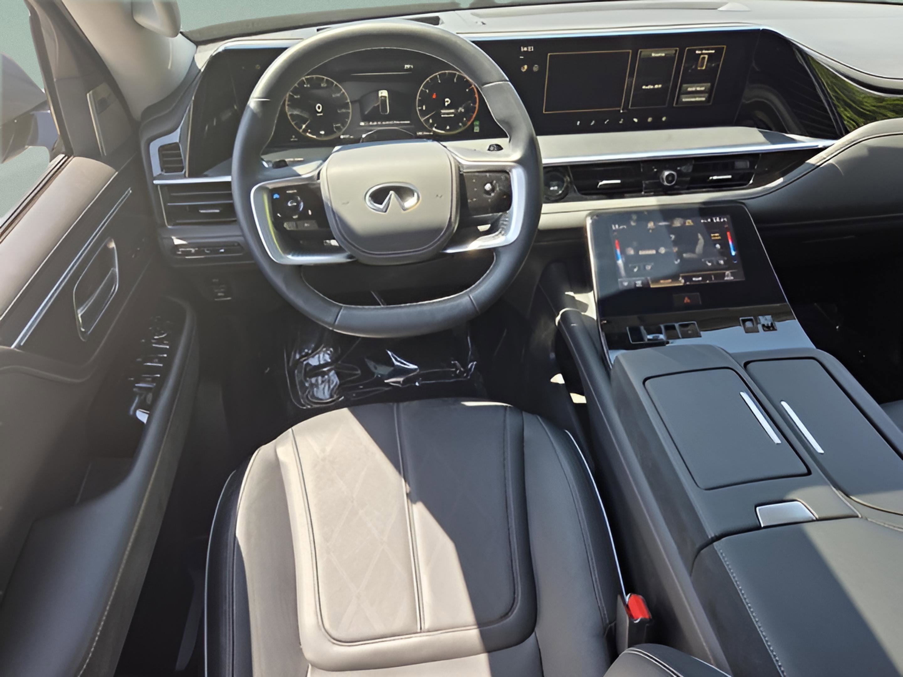 Used 2025 INFINITI QX80 Sensory AWD/4WD image 11