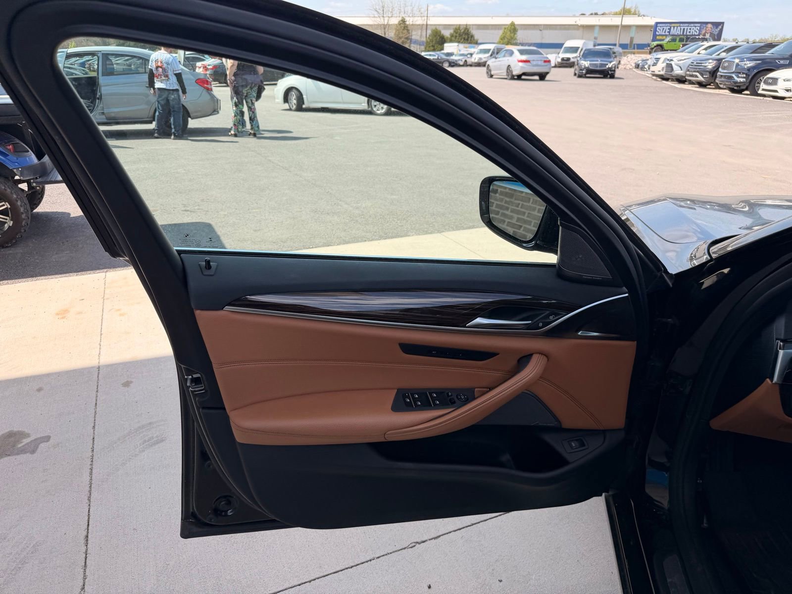 Used 2019 BMW 540i w/ Premium Package image 9