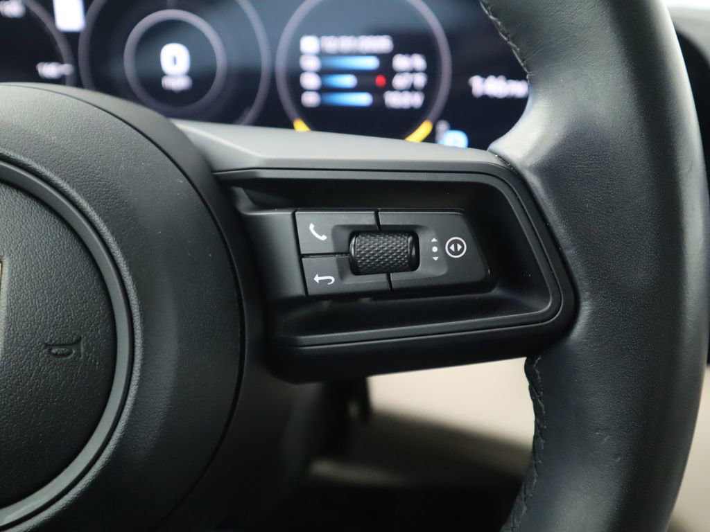 Used 2021 Porsche Taycan image 12