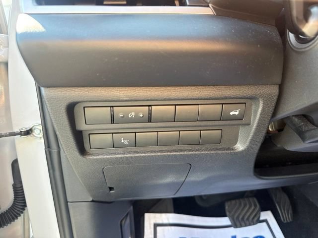 Used 2024 Mitsubishi Outlander SEL AWD/4WD image 16