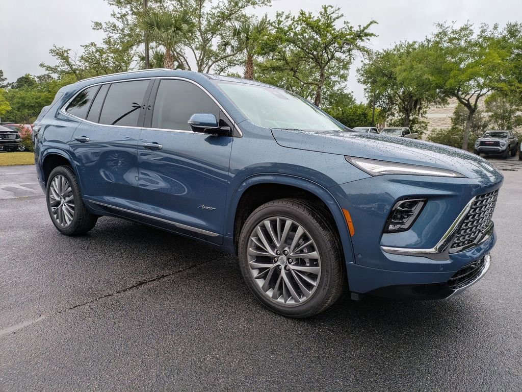 New 2026 Buick Enclave Avenir FWD image 2