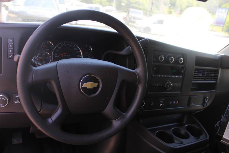 Used 2021 Chevrolet Express 2500 RWD image 9