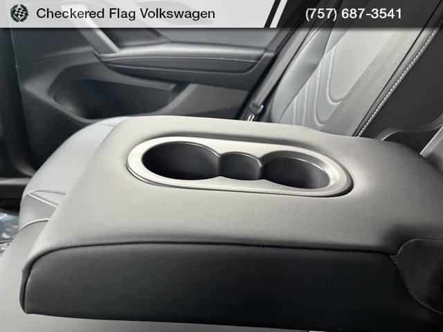 New 2025 Volkswagen Tiguan SE image 50