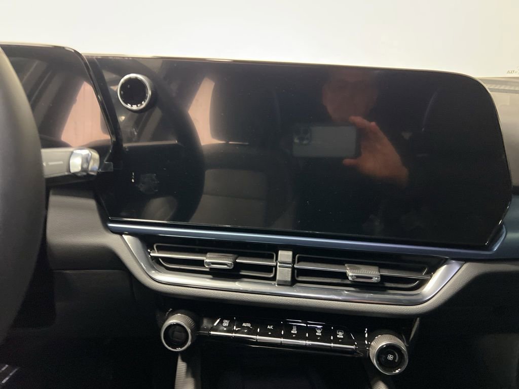 New 2026 Chevrolet Equinox EV LT image 14