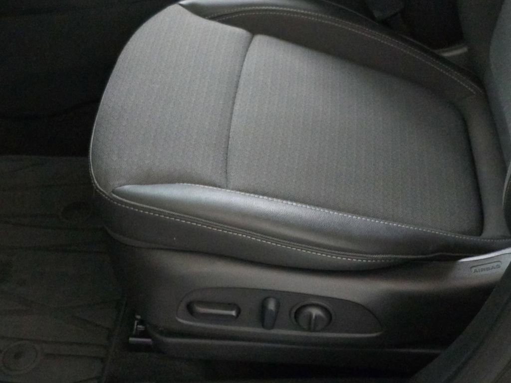 Used 2023 Buick Encore GX Preferred w/ Cold Weather Comfort Package AWD/4WD image 29