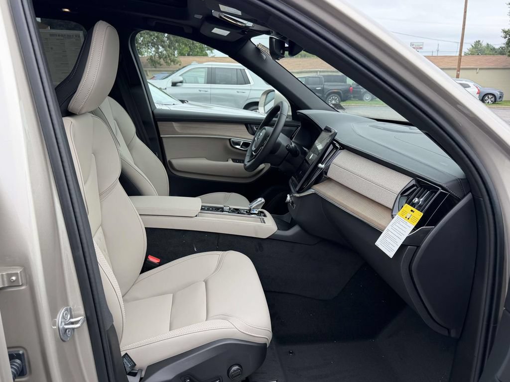 New 2026 Volvo XC90 T8 Plus w/ Protection Package AWD/4WD image 11