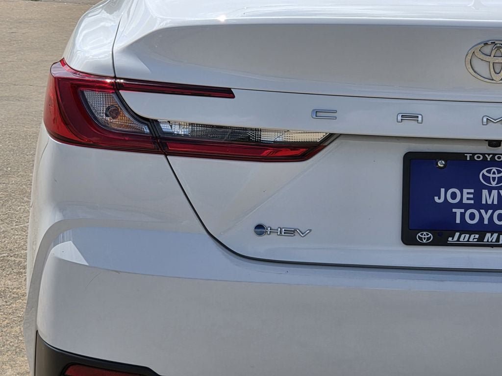 Used 2025 Toyota Camry LE FWD image 10