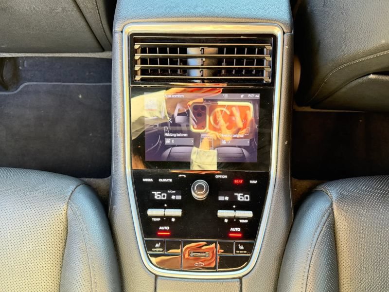 Used 2018 Porsche Panamera 4 AWD/4WD image 19