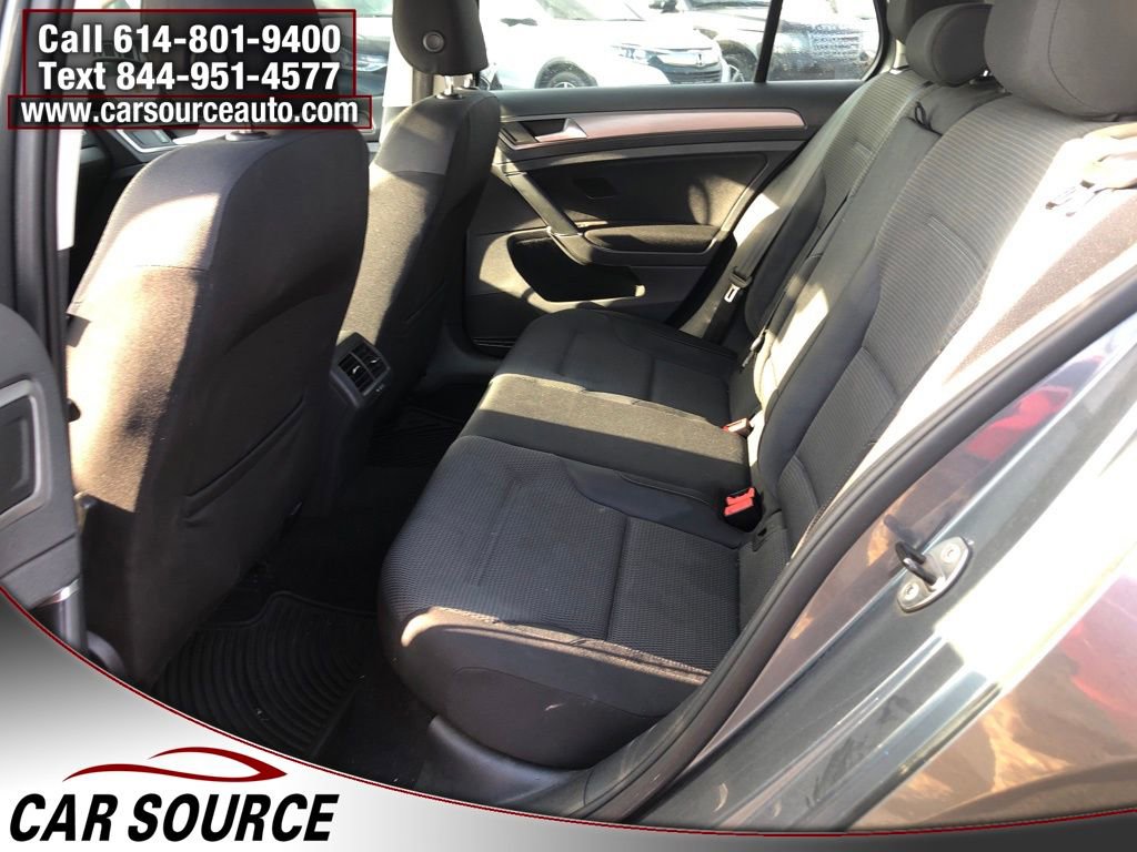 Used 2016 Volkswagen Golf S image 21