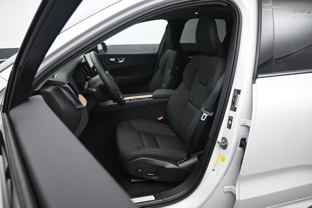 New 2026 Volvo XC60 B5 Plus w/ Climate Package AWD/4WD image 18