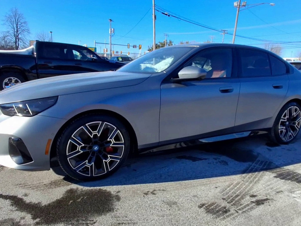 Used 2025 BMW i5 xDrive40 w/ M Sport Package image 4