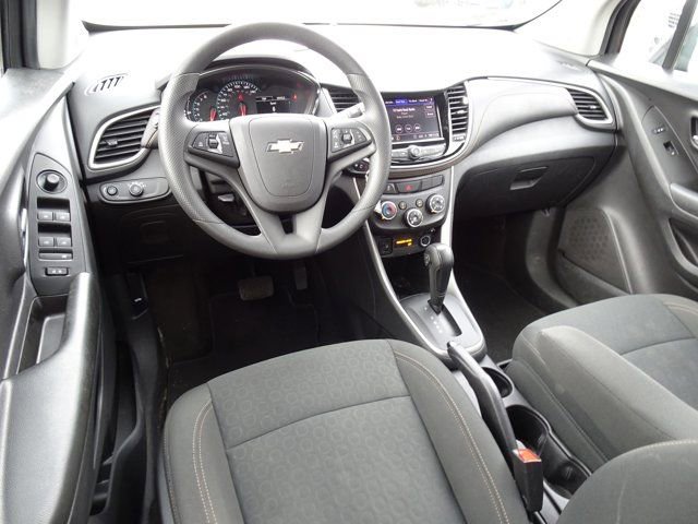 Used 2022 Chevrolet Trax LS w/ Tint and Cruise Package image 13