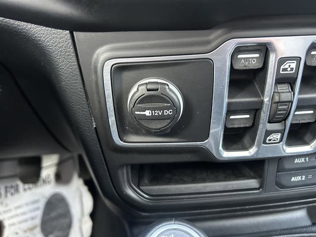 Used 2018 Jeep Wrangler Unlimited Sahara w/ LED Lighting Group image 24