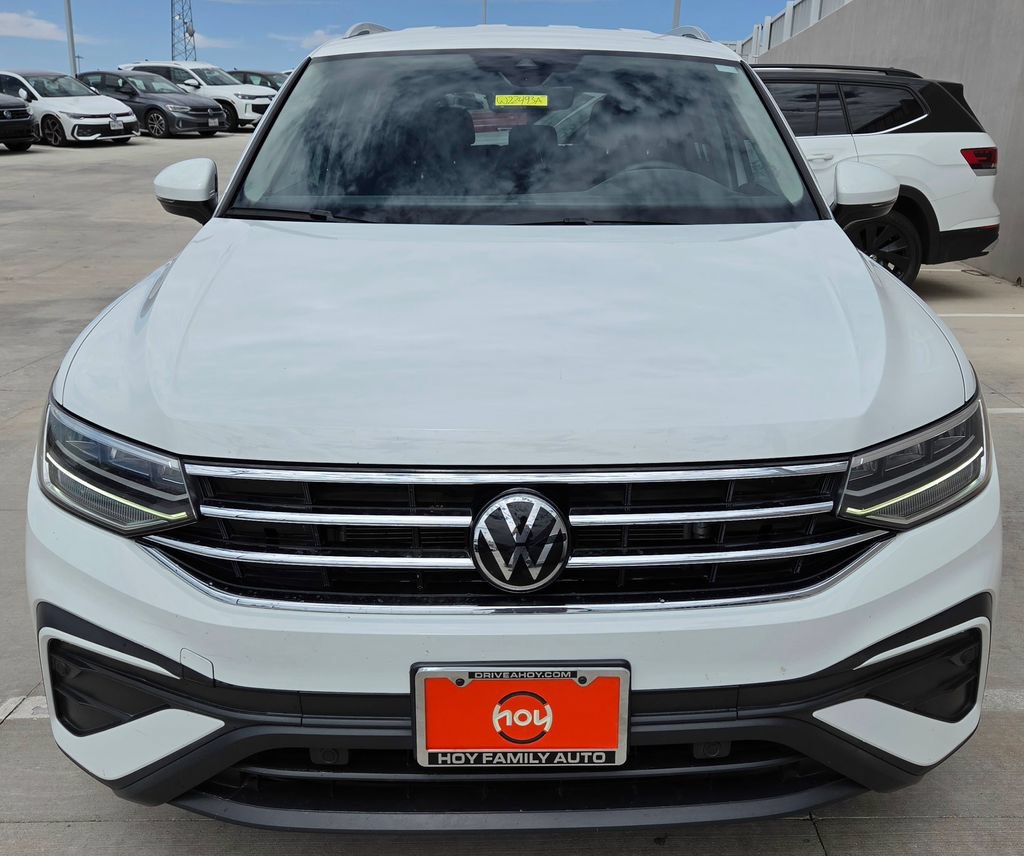 Used 2024 Volkswagen Tiguan SE FWD image 4