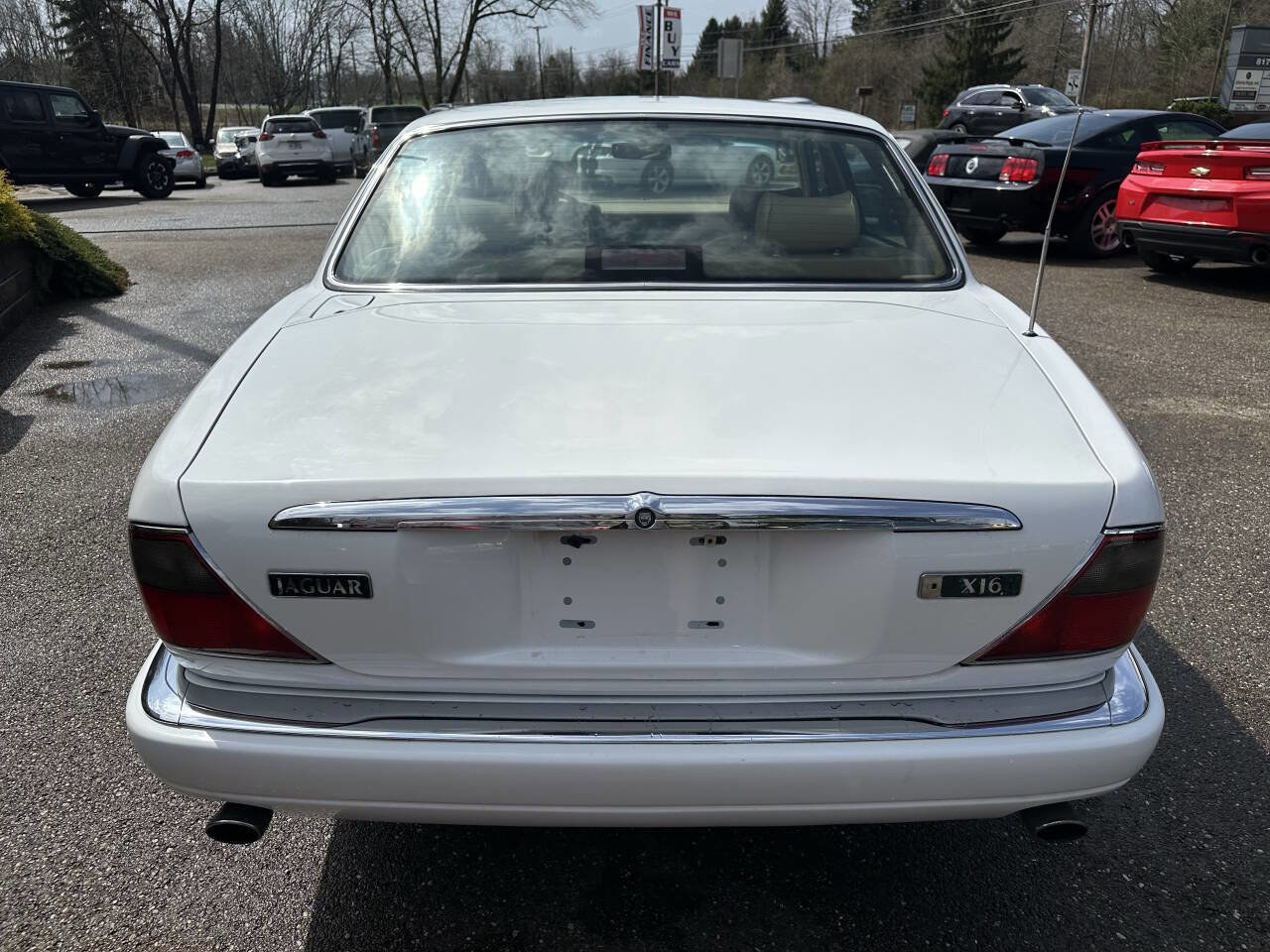 Used 1997 Jaguar XJ6 image 5