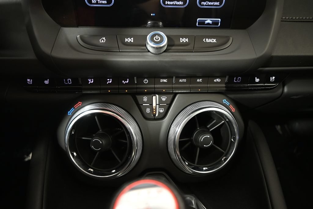 Used 2018 Chevrolet Camaro SS RWD image 30