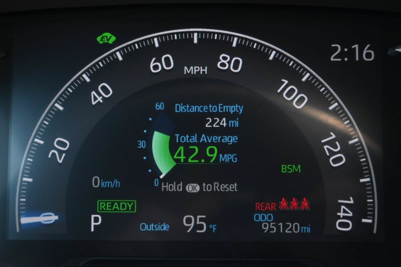 Used 2021 Toyota RAV4 XSE AWD/4WD image 27