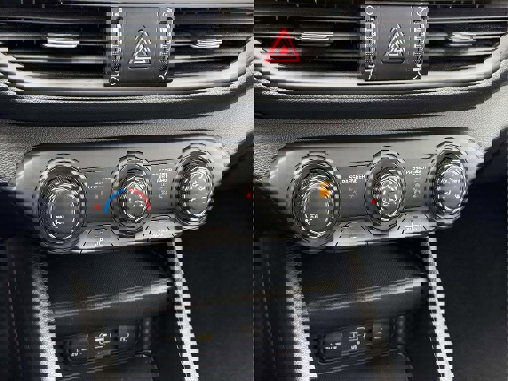 Used 2024 Kia Forte LXS image 5